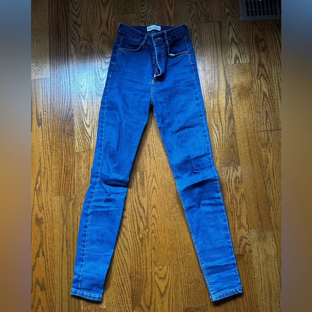 Blue denim Zara skinny jeans. Only worn a few times. Great condition.